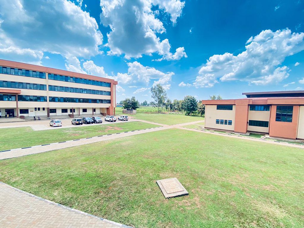 Guluvarsitylabs's tweet photo. GULU: @Guluvarsitylabs COVID-19 test results are now accepted globally. The data and records are shared with @MinofHealthUG everyday by the #DataQualityAssuranceTeam https://t.co/fjFskKhbiN