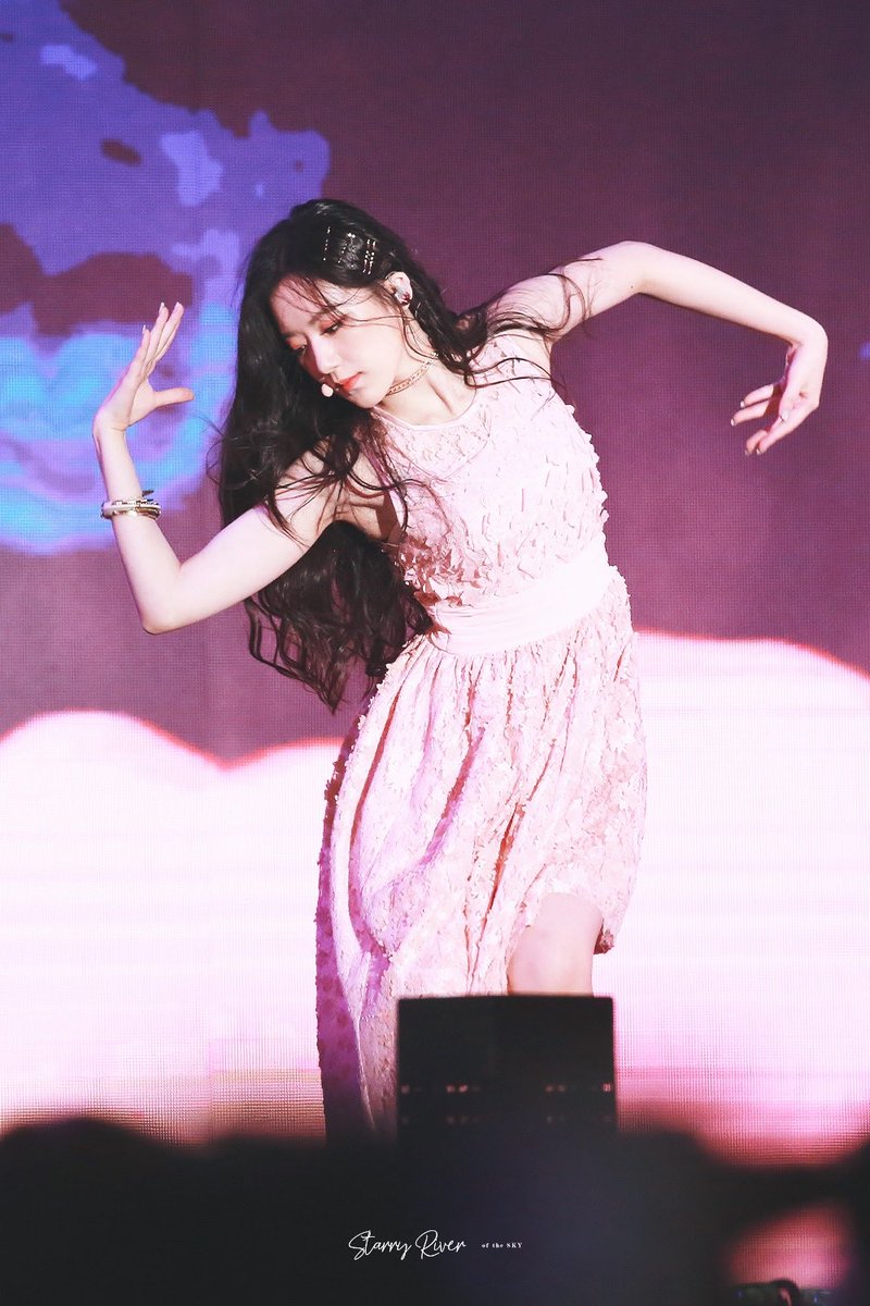 shuhua pics (rest) tweet media