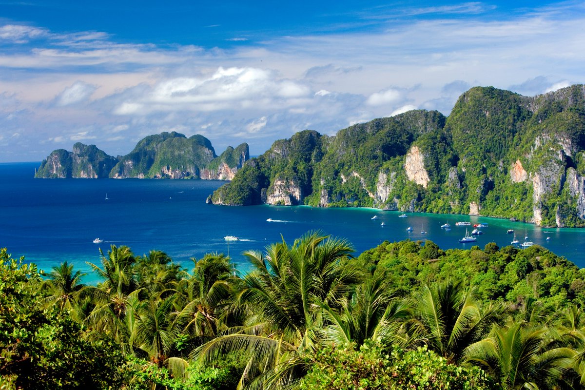 tat_india's tweet photo. Phi Phi Don is a non-volcanic island largely made of limestone. Enjoy the wildlife,jet boating, or the nightlife at this island. You can even do a snorkeling tour of this island from Phuket.
#Thailand #ThailandIndia #AmazingThailand #TourismAuthorityOfThailand #Phuket #PhiPhiDon https://t.co/VZFuzyFD7R