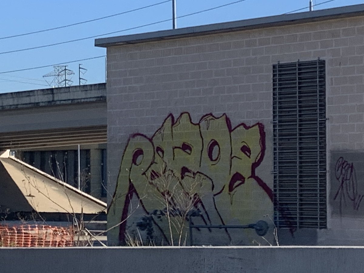 Baoist1's tweet photo. Been busy lately but trying to get back in twitter again. what’s good in your world? what inspires you? for me it’s painting #graffiti or finding it around #Houston https://t.co/BnDf80wED7