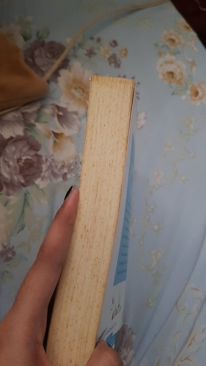 manwolnctzen's tweet photo. WTS LFB PH

P.S. I still love you secondhand book

- ok condition
- has some spots and yellowing on pages
- original cover before the movie
- 300 php only
- Can payo or COD 
MOD: ggx or shopee checkout

wrb wts lfb lfs #booktwt #booktwtph #bookph #ph #secondhandbooks https://t.co/XUM2nFCu4v