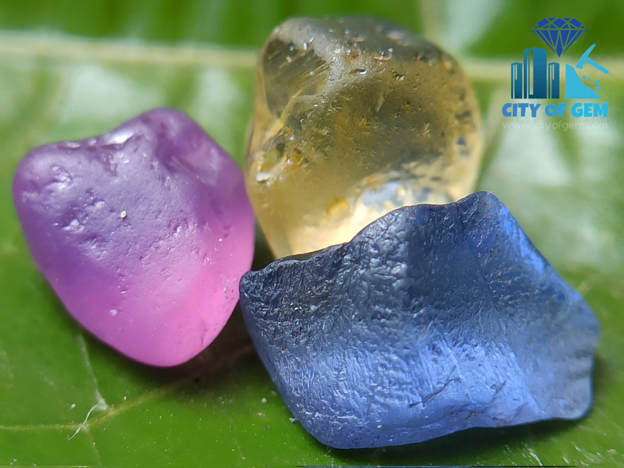 Yellow sapphire shop rough stone