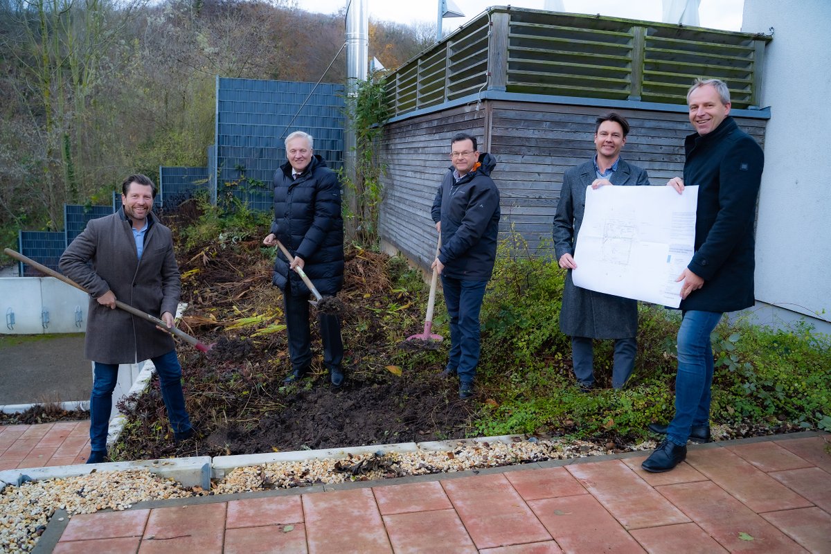 ewanews's tweet photo. Anfang Dezember wurde der Grundstein für die wohl höchste freistehende Sauna Deutschlands gelegt.
In einer Höhe von 10 Metern saunieren die Besucher des monte mare in Kreuzau bald in der einzigartigen Turmsauna über der Rur. Die Front ist komplett verglast und bietet ei ... https://t.co/x7xbJhg7sv