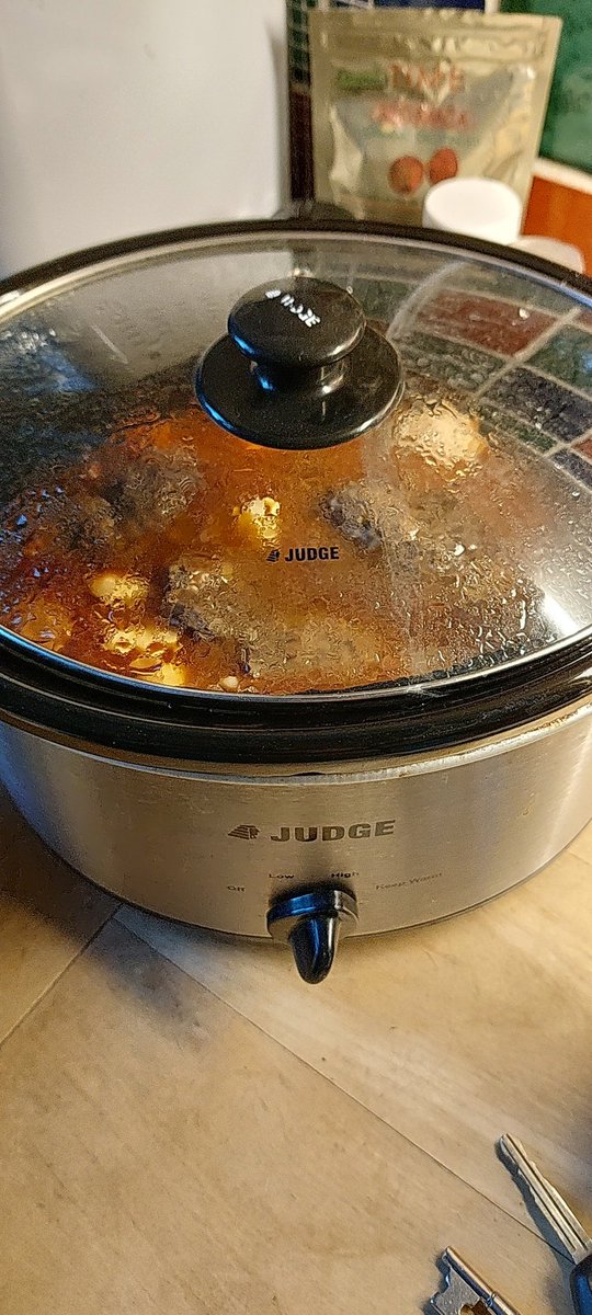 TrooperSnooks's tweet photo. Day 18 #EatSuffolk . In January local produce lends itself to low and slow cooking.  Mrs N (national treasure) has made a shin of beef stew and I crowned out 8 brace of pheasants this morning for a casserole. It isn't fast food which could be a challenge for many busy families. https://t.co/BNpXm9r4gz