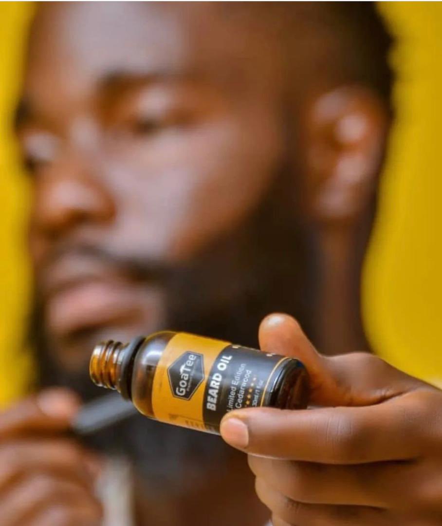 LaditUg's tweet photo. Start your day feeling fresh with the Goatee beard oil that instantly nourishes your beard hair. 

Purchase now through the Dm or WhatsApp 0780208936

#beardgrooming #beardgrowth #beardoil #beardgrowthoil #beardgrowthtips #beardmoisturizer #beardcare #beardcareproducts #ladit https://t.co/fuQ9bKqdy6