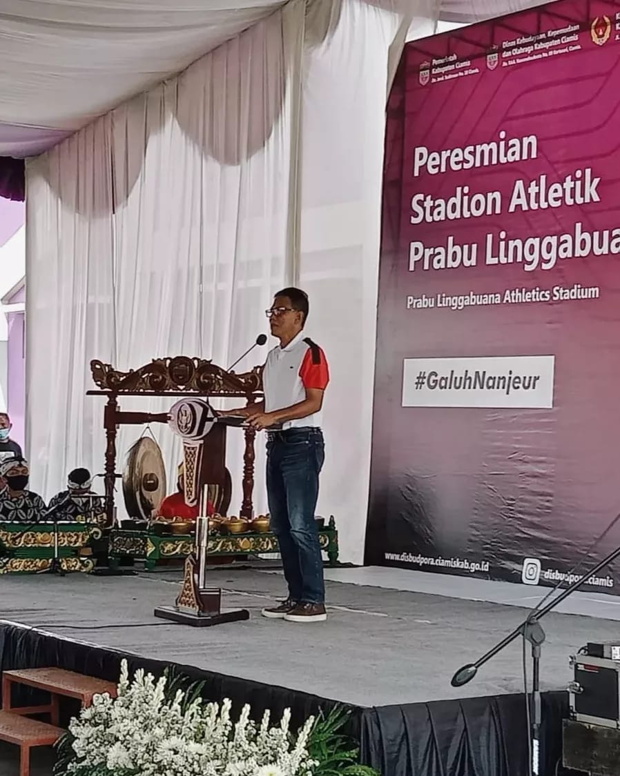 Stadion Atletik Prabu Linggabuana yang berlokasi di Desa Linggasari Kabupaten Ciamis telah diresmikan pada Selasa (18/01/2022).
#DiCiamisAja #WisataDiCiamisAja

Selengkapnya di
 visitciamis.com/2022/01/18/sta…