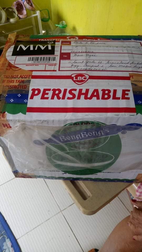 ohitspeavy's tweet photo. @LBCexpress look what happened to our package? It was bitten by a rat worst tinakpan pa mismo ng tao nyo yung part na nginatngat. Kadiri! Declared na food to. https://t.co/97lrJZ02lF