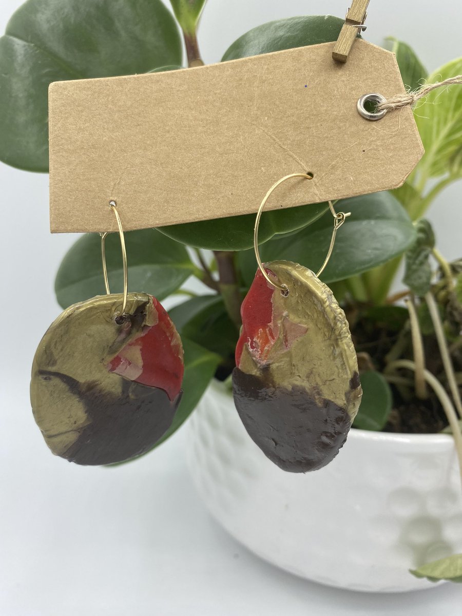 lots new pieces made from plastic lids. + prints from myself &amp; my sister Karen, + Charlie's jars +++ flashblak.com.au/Shop.php#!/c/0…
1. Jiri (sky)
2. Madja (rainforest)
3. yellow tracks
4. touch of red