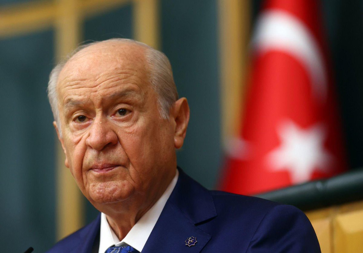 burakdemireltr's tweet photo. CHP zihniyeti terörist Demirtaş'ın yanında, Sorosçu Osman Kavala'nın izindedir.

Liderimiz Sayın Devlet Bahçeli https://t.co/C7v77szef3