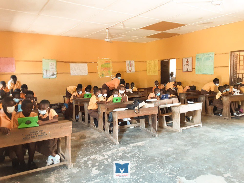 Boa_Daakye's tweet photo. We welcome all our learners back to the classroom.
We wish them the very best in this academic term.
#mobilelibraryproject
#boadaakyefoundation
#2022yearofbooks https://t.co/4K38Wt3Syz