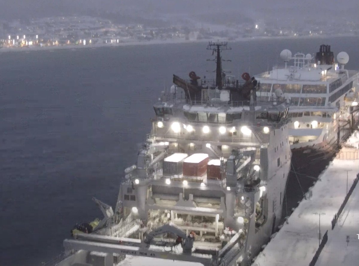 WarshipCam's tweet photo. Royal Norwegian Navy (Outer Coast Guard) patrol boat KV Bison (W323) coming into Tromso, Norway - January 18, 2022 #kvbison #w323 https://t.co/WJ7OfL0B8F