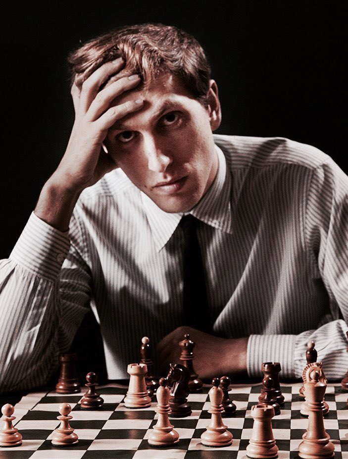 retrochenta's tweet photo. Hoy hace 14 años que nos dejó el gran Bobby Fischer, probablemente el mejor jugador de ajedrez de la historia. https://t.co/U1VfYeKFWk