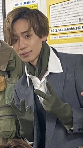FlowBack005's tweet photo. たつきくんにおて手袋(手袋)つけようって提案して頂いた方にまじ感謝って感じなのに1番寒いだろって野外で手袋外してポッケに手突っ込んでんの元も子も無くて笑うwwwww https://t.co/Q7PLnDPP5b