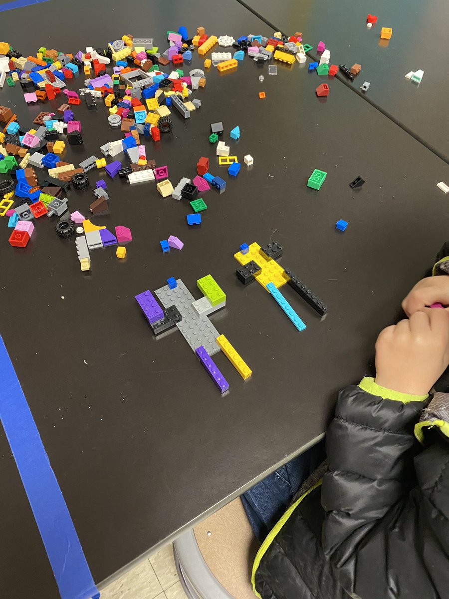 MrsChristiSkin1's tweet photo. Love Lego Club! Today they built something they loved. One created the beach, one created people he loves, so many wonderful creations!❤️ https://t.co/av6HQbafiY