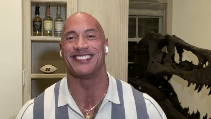 ratemyskyperoom's tweet photo. Tequila. T Rex. And @TheRock. The Room Rater Investigative Unit has looked into it and it’s a reproduction and thus does not violate our no taxidermy/animal remains policy. Pretty badass. Tweak lighting. 9/10 https://t.co/vtj7toF86f