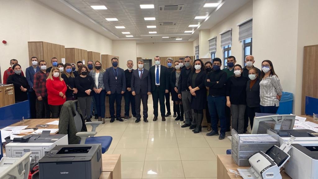 Bölge Müdürümüz Sayın Tamer TAŞKIRAN Mersin İlindeki Mezitli Tapu Müdürlüğünü ziyaret ederek 2022 yılı hedefleri ile ilgili değerlendirmelerde bulunmuştur.