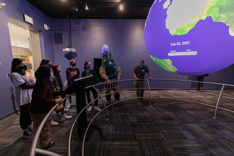 📢 There is still time to apply for 3 open positions at the MSU Museum!

Communications Manager 
bit.ly/Communications…

Associate Director of Development, Cultural Arts (#MSU Museum &amp; <a href="/MSUBroad/">MSU Broad Art Museum</a>) bit.ly/Development_MS…

Museum Educator (ops coordinator)
bit.ly/Operations_MSUM