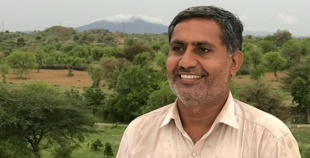 ASUSING01935492's tweet image. बाड़मेर के वरिष्ठ पत्रकार आदरणीय #धर्म_सिंह जी महाबार को लम्बे अन्तराल के बाद पुनः राजस्थान पत्रिका में पारी शुरू करने की बधाई,  अब बाड़मेर की पत्रकार टीम को और मजबूती मिलेगी

#DharmSinghBhati #RJ04