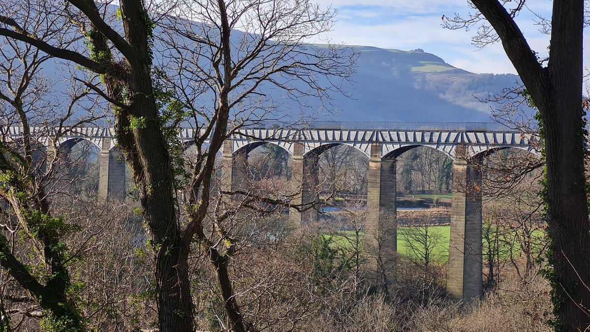 Lovely walk down to the River to check out some classic views of the #PontcysyllteAqueduct which is currently closed for maintenance. 
#TrevorBasin
#LlangollenCanal
<a href="/CanalRiverTrust/">Canal & River Trust</a>