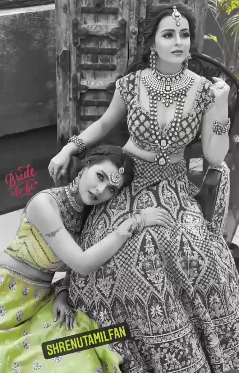 shrenufan_tamil's tweet photo. Bride to be @mansi_srivas &amp; Bestie @shrenuparikh11 #ShrenuParikh #ShreMan https://t.co/lI122RX5Dm