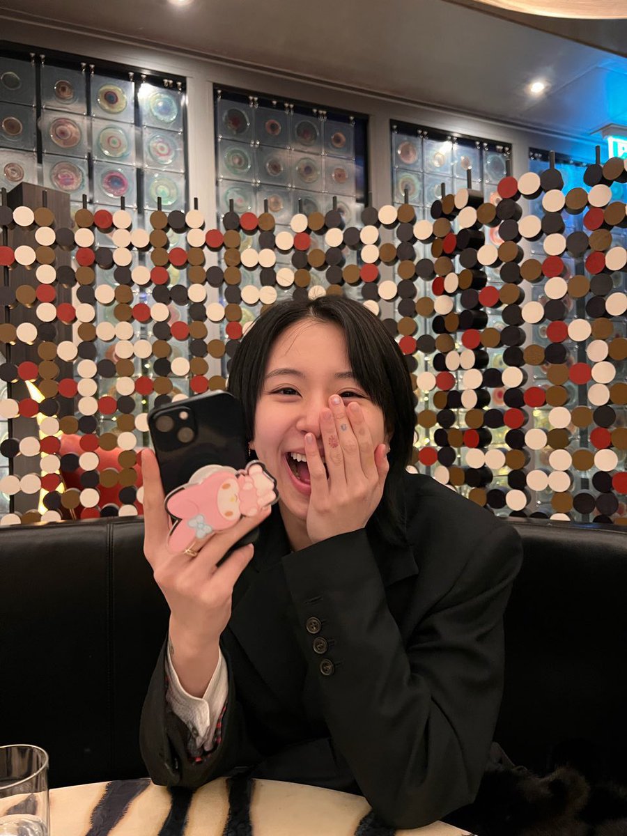 COLETFEED's tweet photo. oh to have a date with son chaeyoung 😩 https://t.co/ty3NvJv3H0