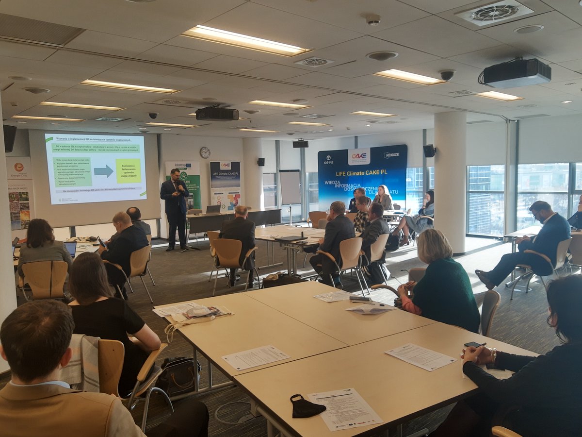 📣Zespół <a href="/CLIMATE_CAKE/">Centrum Analiz Klimatyczno - Energetycznych (CAKE)</a> ze Stowarzyszeniem Gmin Polska Sieć „Energie Cités” w ramach projektu #ENTRAIN był współorganizatorem Seminarium pt. "Rozwój sektora #ciepłowniczego w Polsce", gdzie dyskutowaliśmy o możliwościach #transformacji miast i gmin.

#LIFEProgramme #LIFEProjects