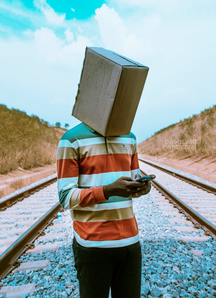 Damilaregram's tweet photo. I was thinking of how life realities are fading, how the the internet as shaped the real physical world. we're so deeply plugged into our online presence that we barely have a life in the real world
#internet #addiction #davido #tuesdaymotivation #olamide #web #ycee #realities https://t.co/s8ZM1aQZh0