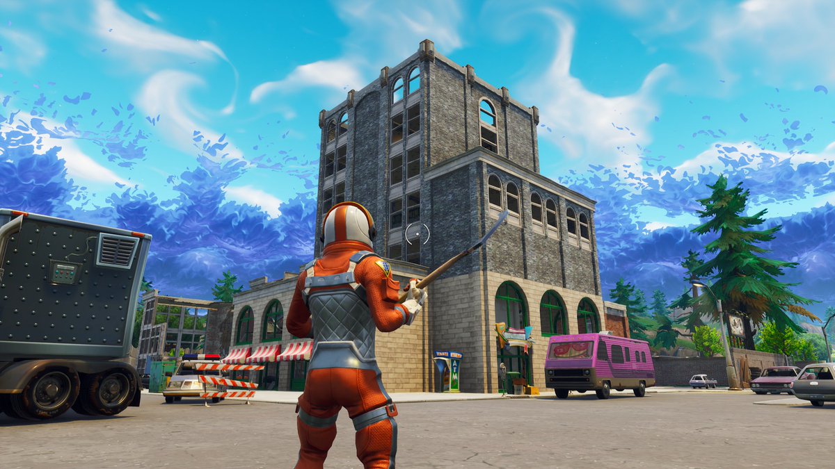 FortniteBR's tweet photo. Chapter 1 🌆            Chapter 3 🏙️ https://t.co/UYO6oXstBw