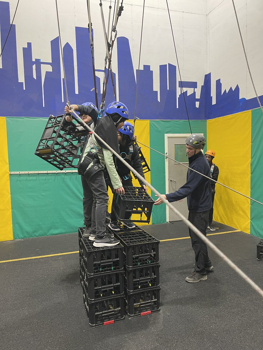 Miss Astley tweet media