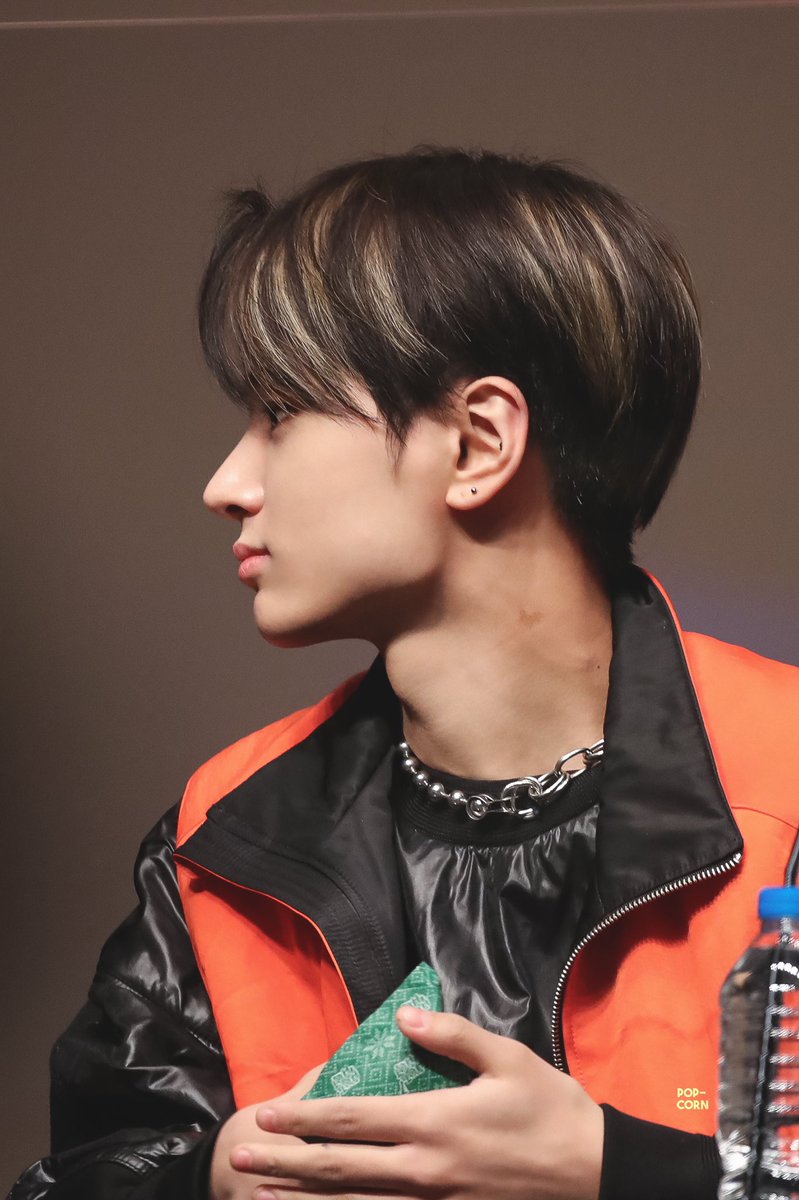 220116 얼굴은 당연하고 목에 하트점까지 예술
#JAY #제이 #엔하이픈 #ENHYPEN