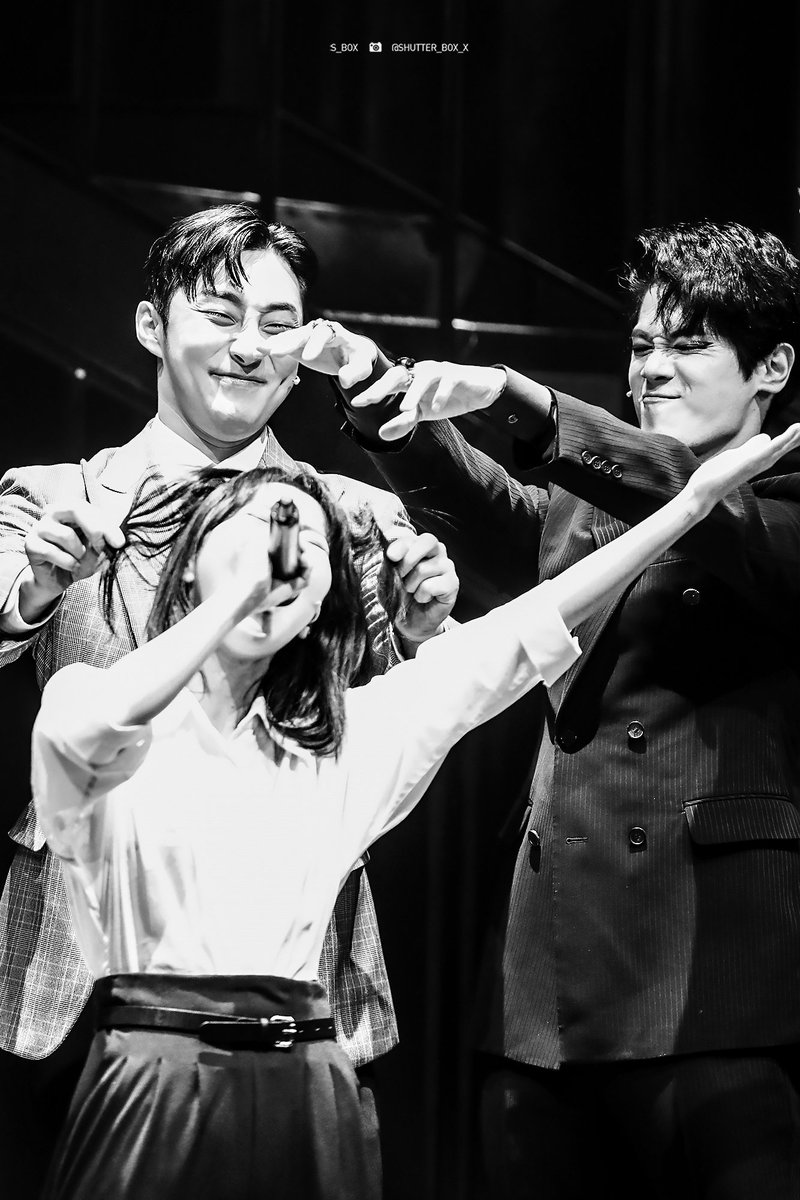 Shutter_Box_x's tweet photo. 2022.01.12. #더데빌 #X_BLACK
#박규원 배우님
#존파우스트 #존
#배나라 배우님 https://t.co/Gpyjv8O2m3