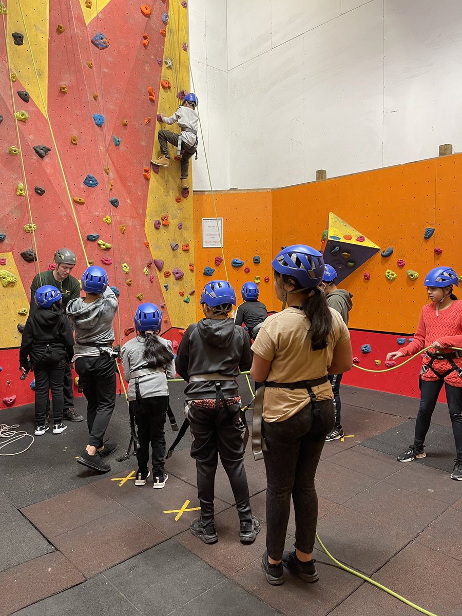 Miss Astley tweet media