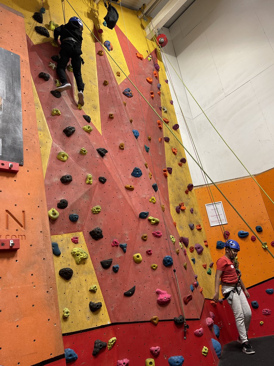 Day 2 at <a href="/RealRobinwood/">Robinwood Activity Centre</a>!! #beanadventurer #theharmonypledge #harmonypledge #rockclimbing #bouldering
