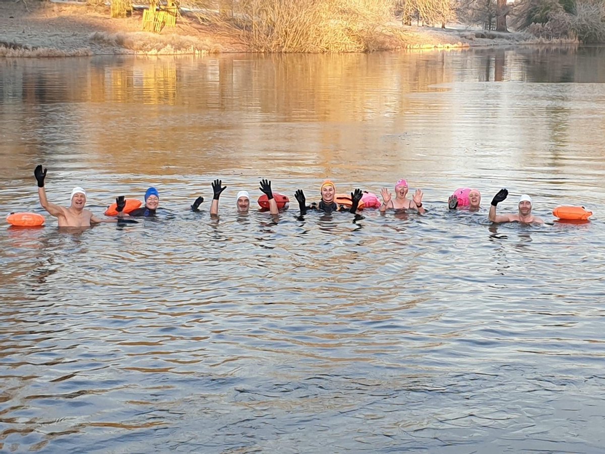 What a fantastic morning at Castle Ashby. <a href="/falconhotelCA/">The Falcon Hotel Castle Ashby</a> open water #iceswimming water 2.6C air -2C I never thought I would still be swimming #skins in January with actual #ice  @NNskies <a href="/NNweather/">Northamptonshire Weather</a> <a href="/WoottonRR/">Wootton Road Runners</a> <a href="/emPSN/">emPSN</a>