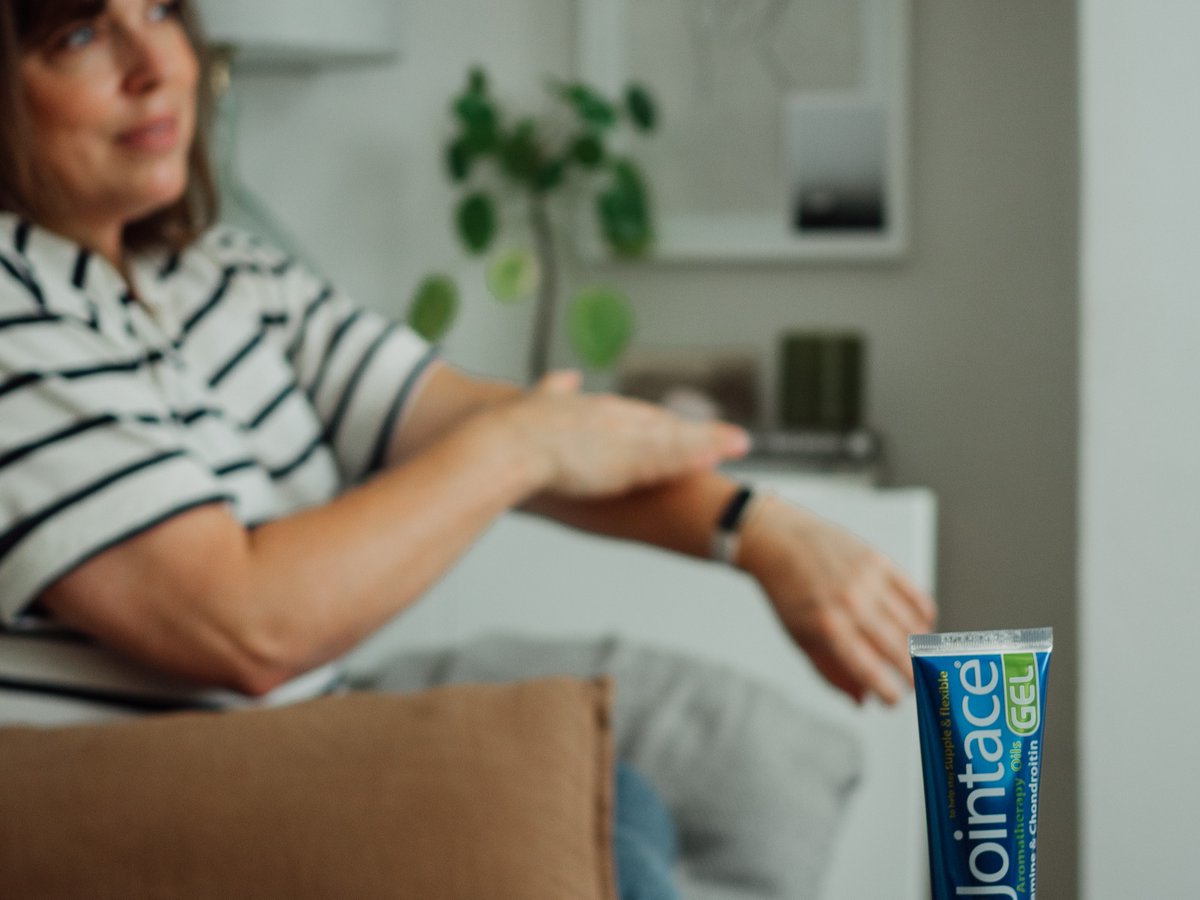 vitabiotics's tweet photo. Aromatherapy isn’t all you’ll find in #Jointace Gel. We’ve blended a range of essential oils - like ginger, lavender, eucalyptus and clove bud - with high quality glucosamine and chondroitin, all in one massage gel.⁣

#JointaceGel #Vitabiotics #Sports #ActiveLifestyle https://t.co/1JPDsLAOnQ