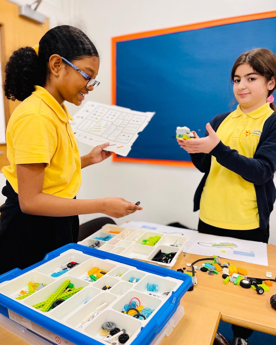 Morningside_ps's tweet photo. At “WeDo” @LEGO_Education #AfterSchoolClub, the children had so much fun building and programming “Milo the Science Rover” and Helicopters
#Lego #WeDoLego #LegoEducation #LegoWeDo #LegoRobotics https://t.co/LwqelwLrbg
