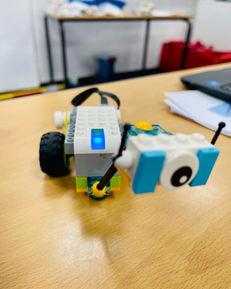 Morningside_ps's tweet photo. At “WeDo” @LEGO_Education #AfterSchoolClub, the children had so much fun building and programming “Milo the Science Rover” and Helicopters
#Lego #WeDoLego #LegoEducation #LegoWeDo #LegoRobotics https://t.co/LwqelwLrbg