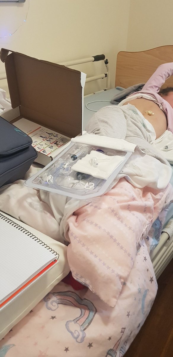 BcnFox's tweet photo. #DoctorZ at work...Not needed every day but when it's time you gotta change it...#gastro #Lucia #MyLife 👨⚕️ https://t.co/uFsBjwc9E3