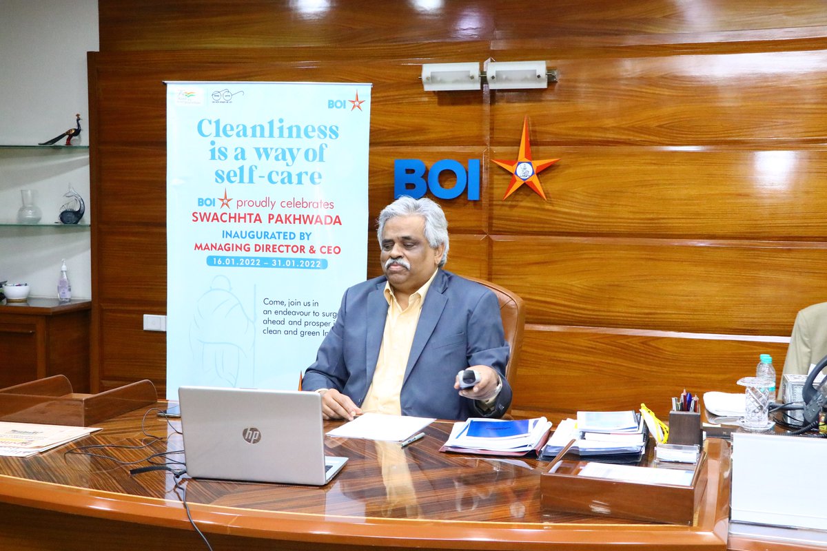 BankofIndia_IN's tweet photo. Bank of India MD&amp;CEO launched "Swachhta Pakhwada" for all its branches and establishment, with an appeal to seek wholehearted participation from its staff members and the general public. Here's a glimpse from the program.
#MygovIndia #SwachhOffice #AmritMahotsav https://t.co/499alIuCOT