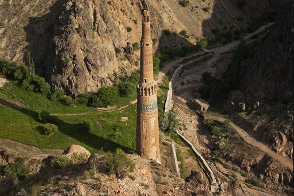 Shakorkamran3's tweet photo. Jam minaret; The world's second tallest brick minaret is in danger of extinction bcz of carelessness.This 65 meters high minaret is in Ghor, Afghanistan,which is more than 800 years old.
The Jam Minaret was inscribed on the UNESCO World Heritage List in 2002.
@UNESCO
#SaveJam https://t.co/bg0n4sUyrC