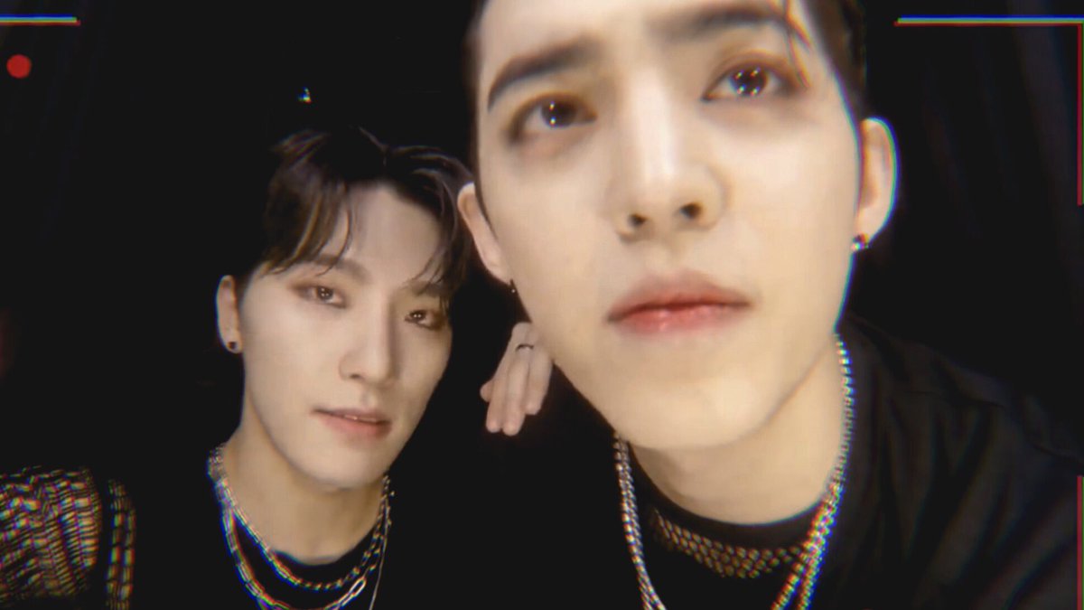 domcheol's tweet photo. maknae and general leader, the coolest duo ever #에스쿱스 #디노 https://t.co/Wx6K50gx86
