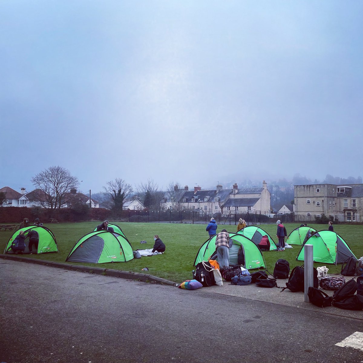 StroudHigh's tweet photo. It’s a #mistymorning in the #stroudvalleys and our #bronzedofe students are putting up tents as part of their #dofetrainingday ⛺️
@DofE @DofESouthWest @Ocean_Rock #stroud #fivevalleys #januarymorning #spiritoffun #everythingispossible https://t.co/88uyyvtJqQ