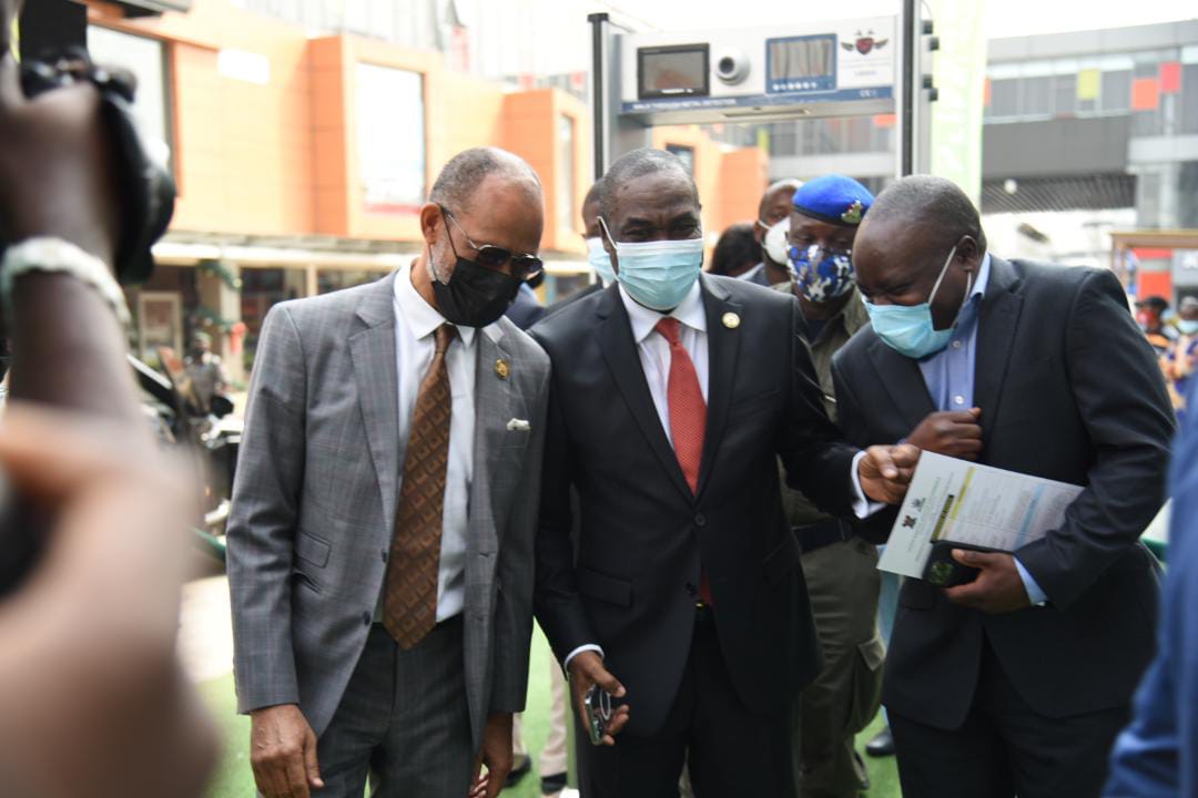 ProfAkinAbayomi's tweet photo. I'm excited to be with the Lagos State Governor @jidesanwoolu represented by the Deputy Governor of Lagos @drobafemihamzat, the Lagos HOS @hmokunola_, the immediate past  commissioner of Health Lagos Dr. Jide Idris and other dignitaries at the Lagos mental health conference 2.0 https://t.co/tilwcBOXhJ
