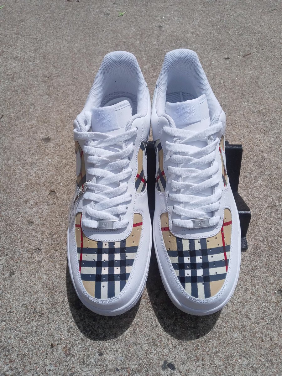 concepttwofour's tweet photo. Burberry Air Force 1's
#burberry #Nike #nikeairforce1 #concept24 https://t.co/rPpoA2uTDX