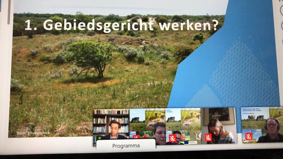 nwplatteland's tweet photo. Wouter Jan Verheul van de TU Delft neemt de deelnemers aan de workshop ‘gebiedsgericht samenwerken’ mee in de theorie van gebiedsgericht werken #POP3con2022 https://t.co/aDVBj7Se1v