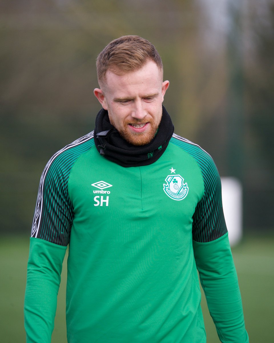 ShamrockRovers's tweet photo. 𝐁𝐚𝐜𝐤 𝐚𝐭 𝐢𝐭 👊

@seanhoare5 | #PreSeason | #Rovers2022 https://t.co/a3uoqRZ6Ek