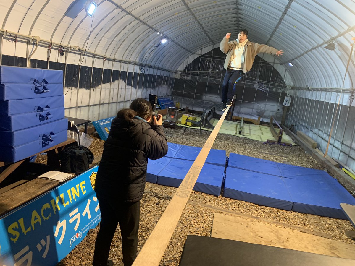 jyokoji's tweet photo. 女子高校生ライダーを、読売新聞さんが取材してくださいました。掲載は来週を予定しています！！スラックラインで笑顔を届けよう。 https://t.co/tZn3xAcxeN