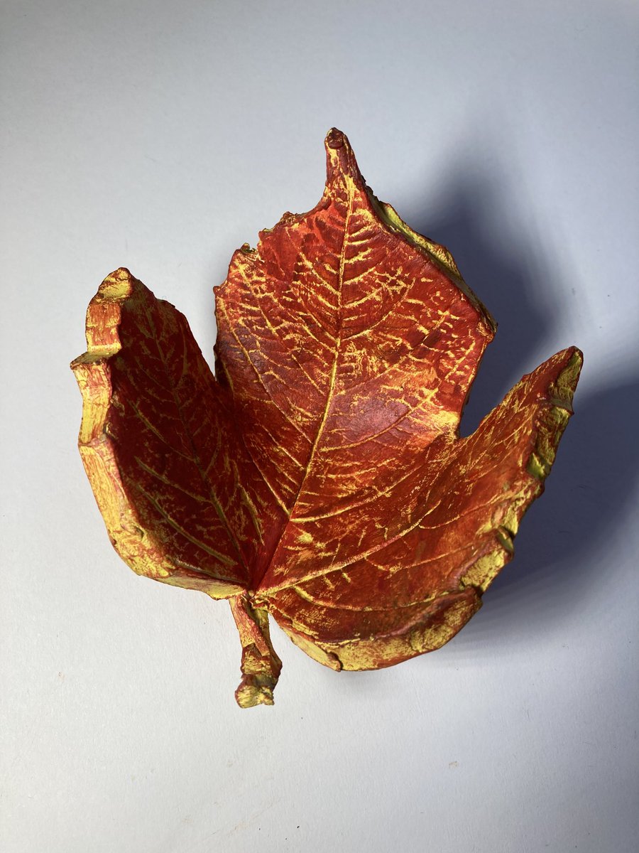 MrsArtJ's tweet photo. Beautiful clay leaf bowls by year 7 https://t.co/7jhXVOhpub