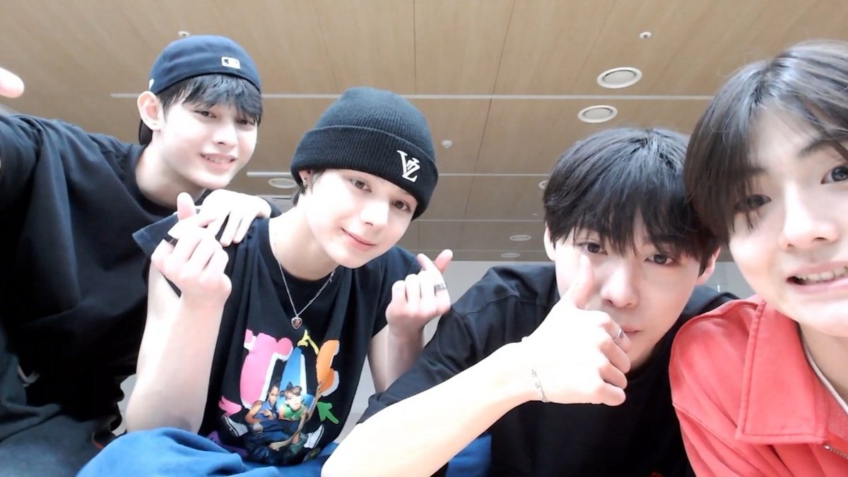 MagicILand's tweet photo. @trainee_a 오늘도 고생했어!♡

SECOND LIVE WITH TRAINEE A
#TraineeA_2nd_Live
#LiveStreamingWithTraineeA 

#TraineeA @trainee_a https://t.co/HUBr1OxoIg