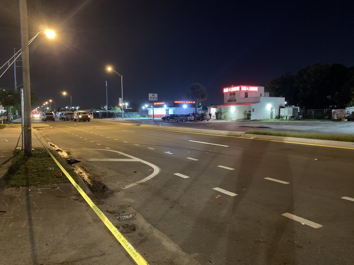BREAKING OVERNIGHT: A fight over a bar tab leaves 5 people shot, 1 killed outside a bar in NW Miami-Dade.

Police said a guy refused to pay, was kicked out, and came back with a gun. Happened outside the Chicagoan Bar on NW 7th Ave. 

Details live now on <a href="/CBSMiami/">CBS News Miami</a>.